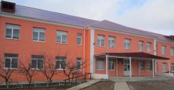 Пандус к центральному входу